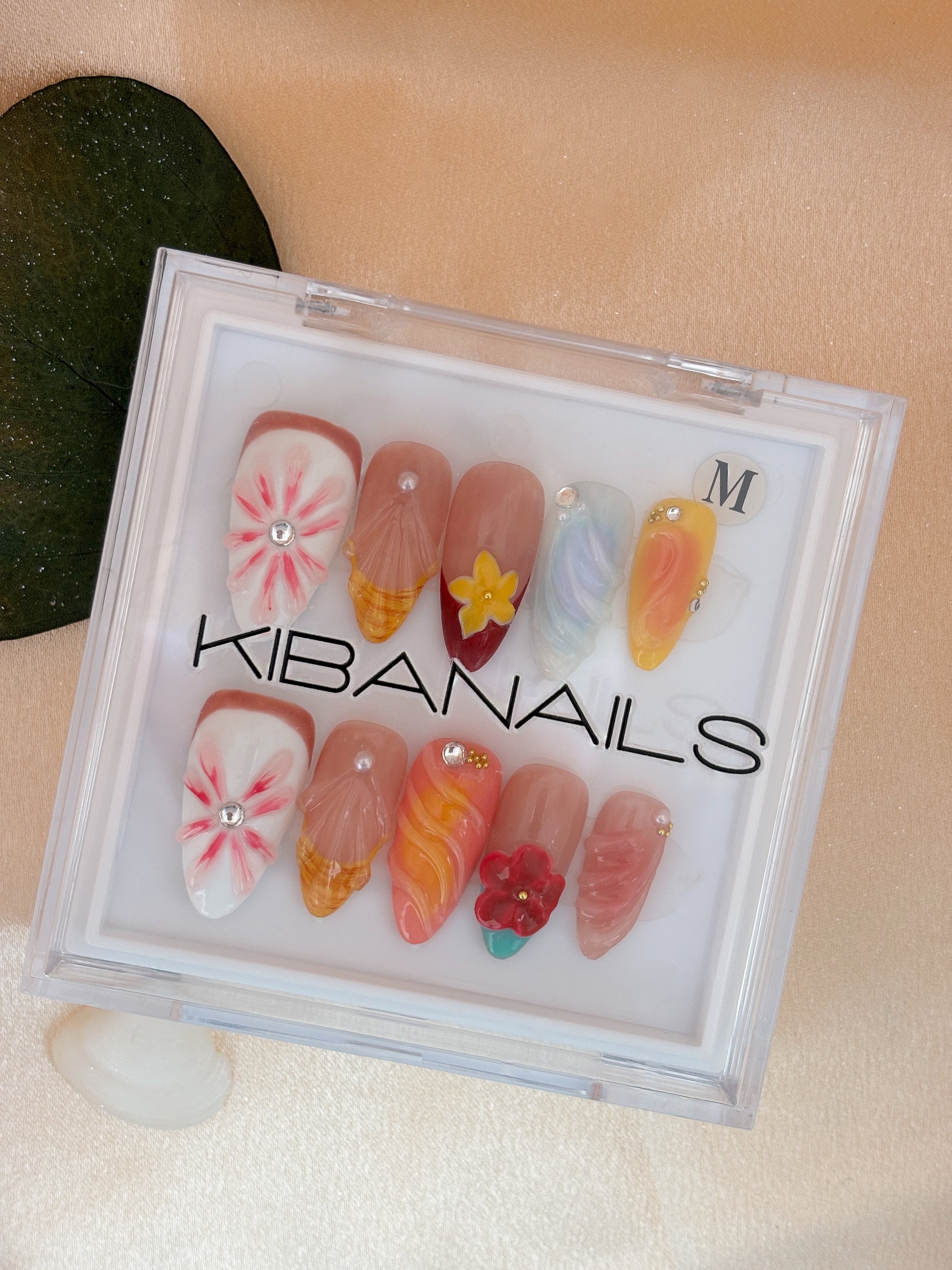 Press-On Nails Aloha Shells