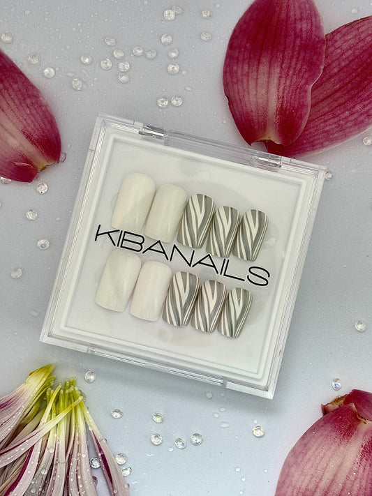 Press-On Nails Ivory Zebra