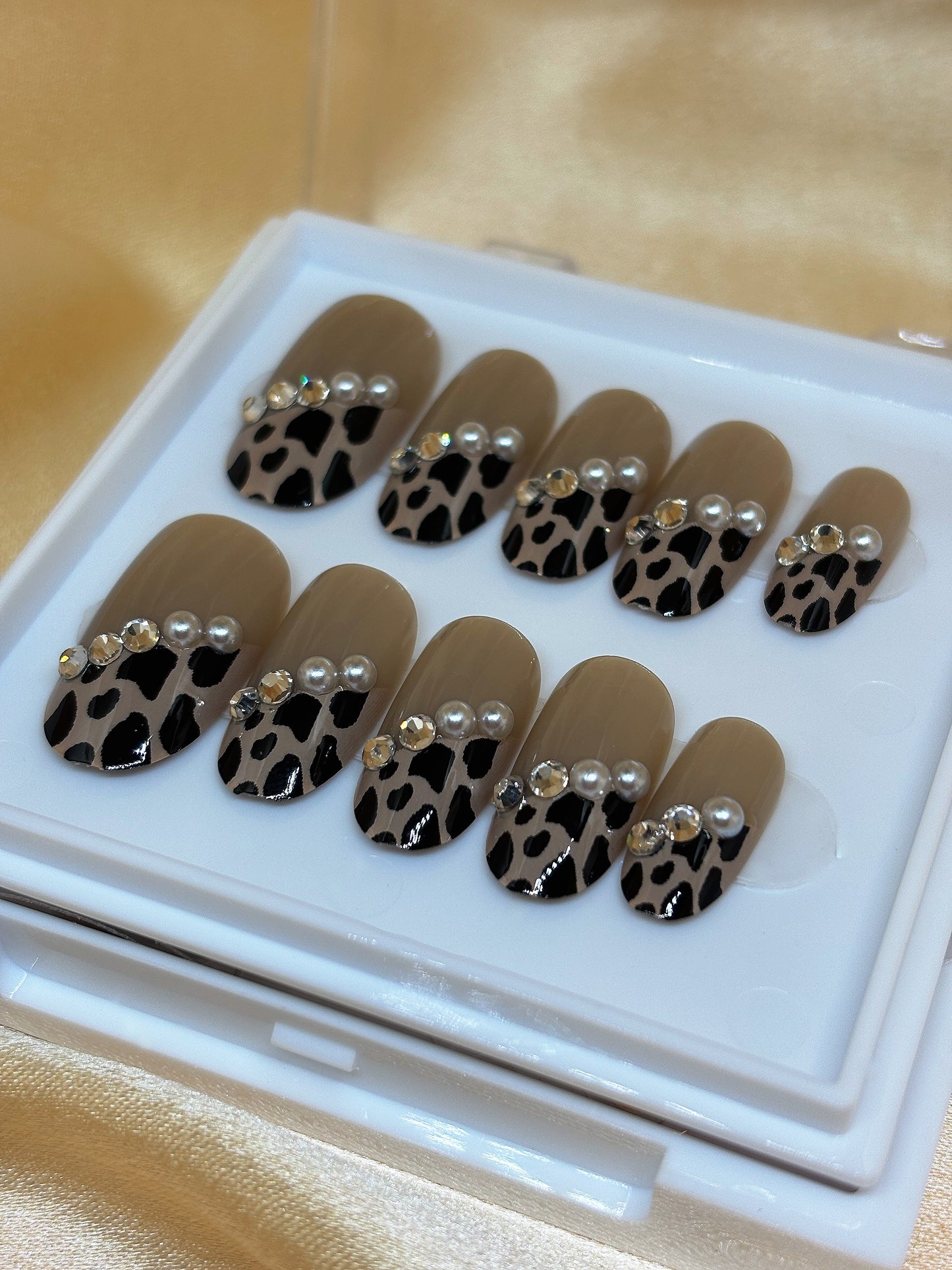 Press-On Nails Pearl Panther