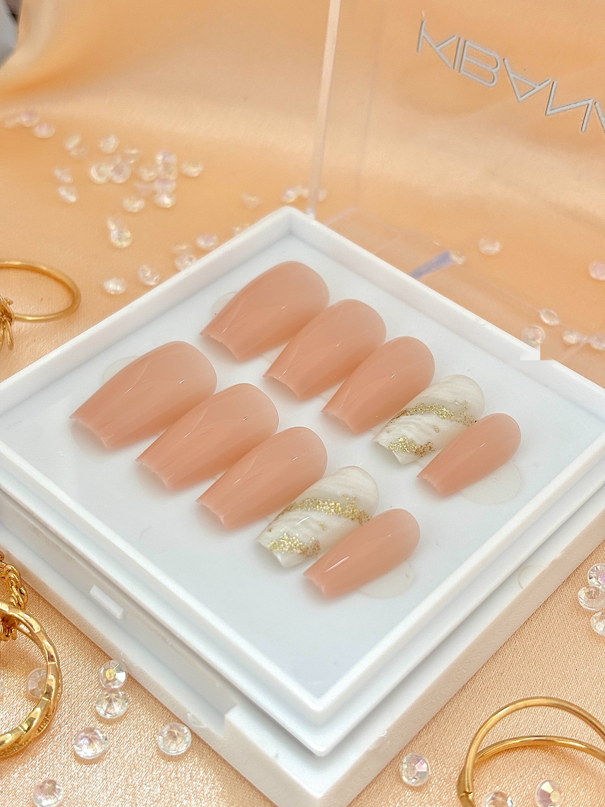 Press-On Nails Soft Marmor