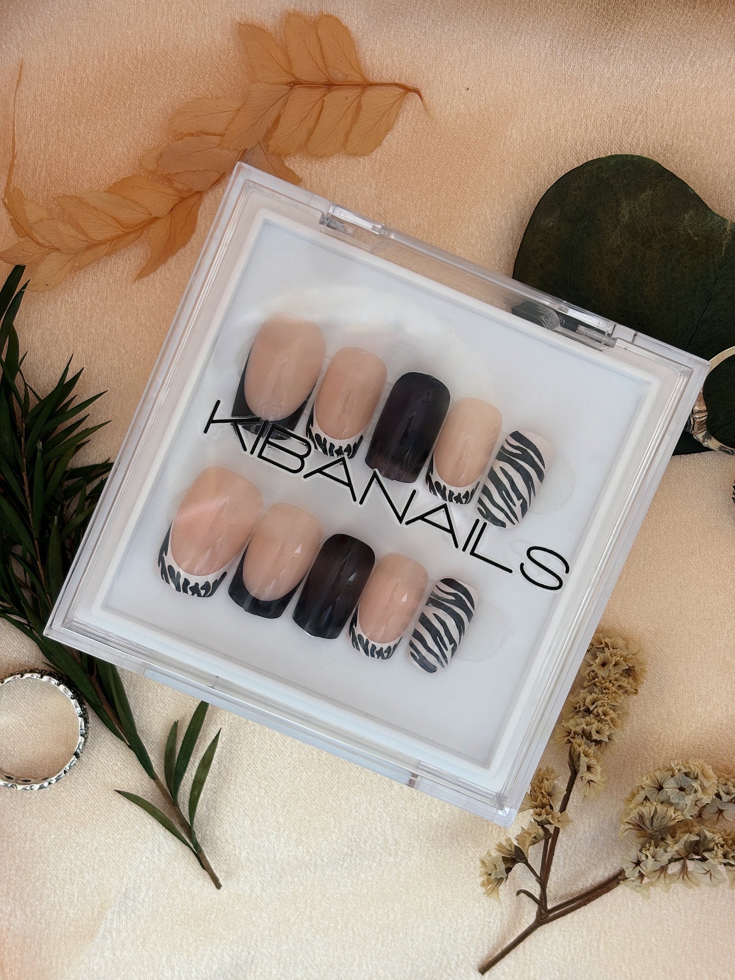 Press-On Nails Zebra Mirage