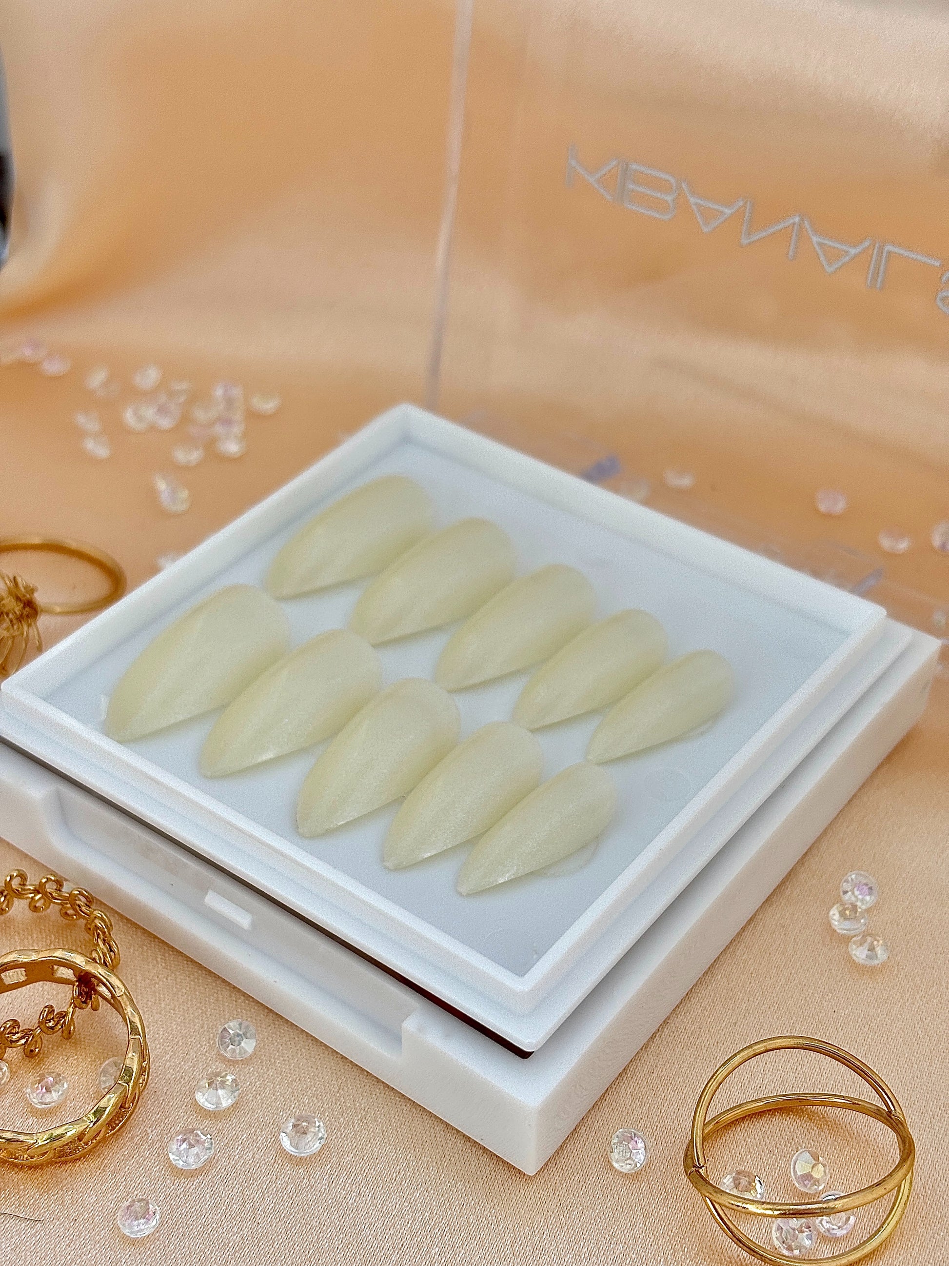 Press-On Nails Frosted Pearl