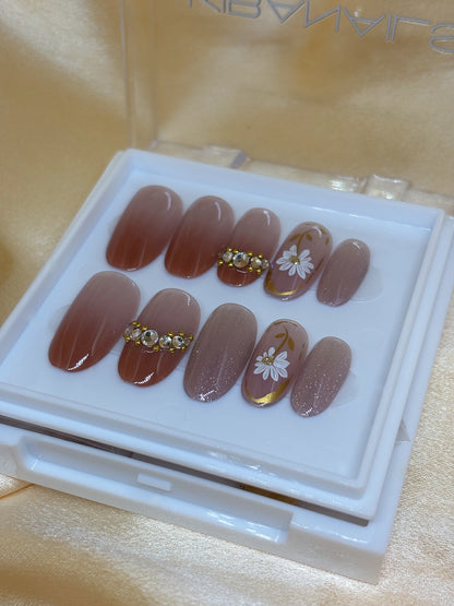 Press-On Nails Jeju Crown