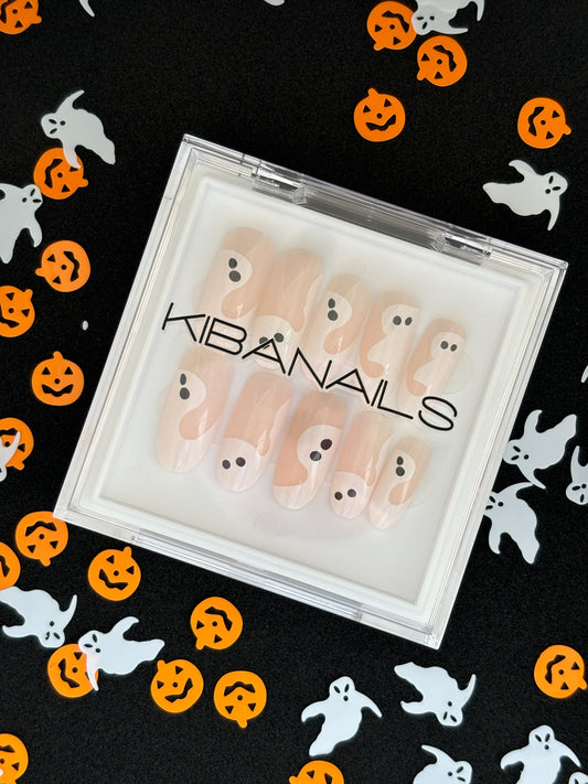 Press-On Nails Little Ghosts