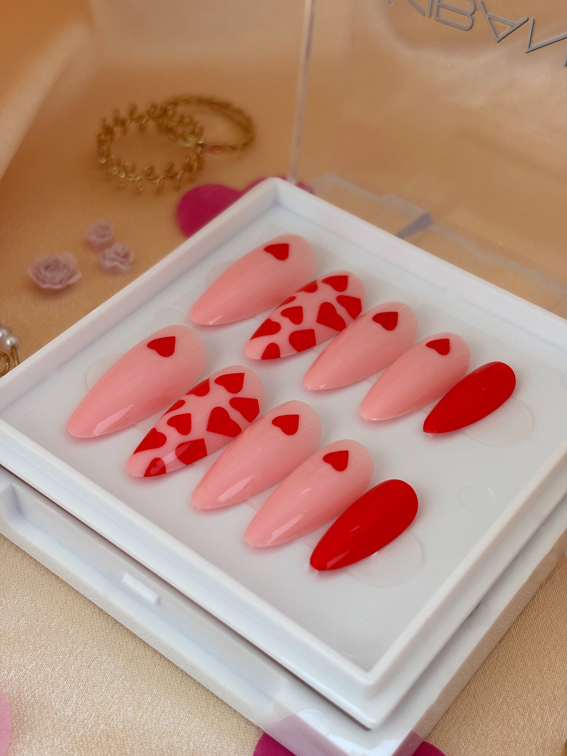 Press-On Nails Pink Hearts